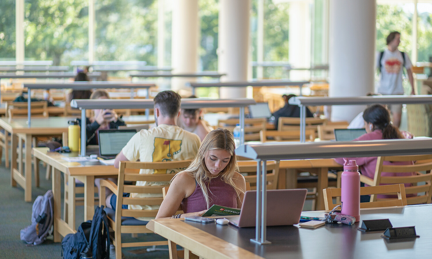 327933-1010-Rose-Library-Students-Studying-JudahPraise-Acheampong-1600x960.jpg